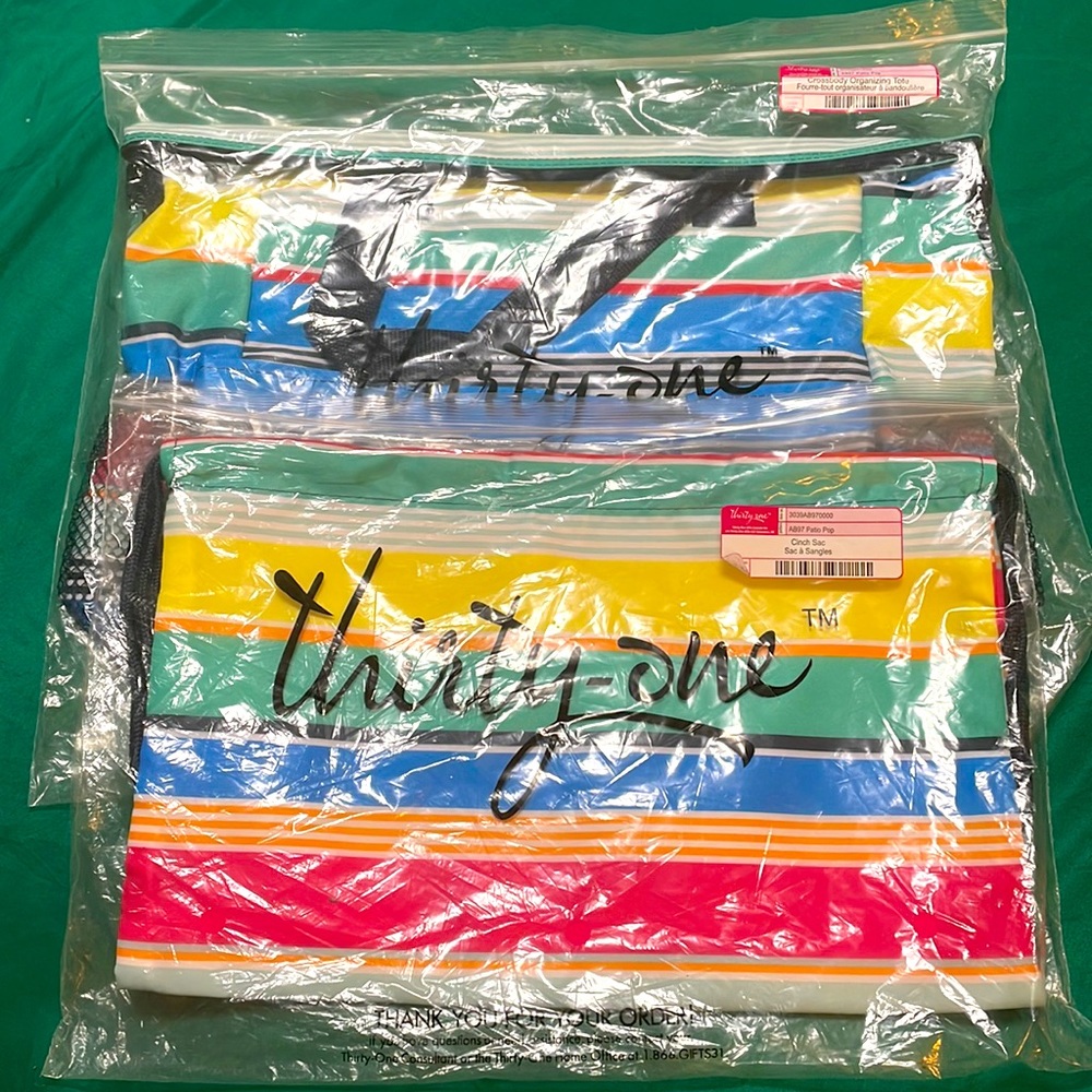 NWT Thirty-One pair of bags in Patio Pop